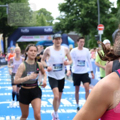 29.06.2025 - hella hamburg halbmarathon Zöllner http://msf.ph/oto/8183988 29.06.2025 10:41:40 Ziel 8358, 9640, 9885, 10894, 13457, 13714, 14275, 16084, 18442, 18491 meine-sportfotos.de