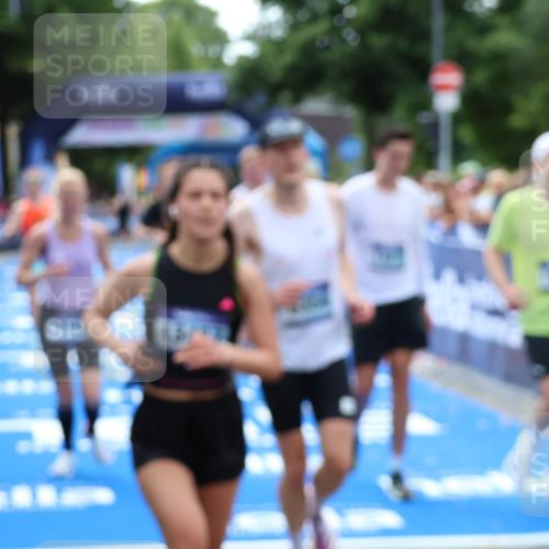 29.06.2025 - hella hamburg halbmarathon Zöllner http://msf.ph/oto/8184003 29.06.2025 10:41:40 Ziel 8358, 9640, 9885, 10894, 13457, 13714, 14275, 16084, 18442, 18491 meine-sportfotos.de
