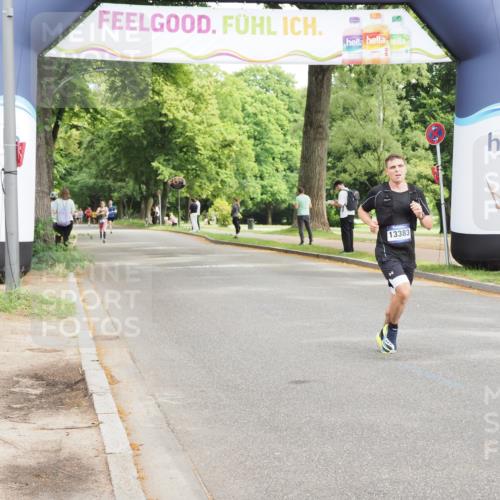 29.06.2025 - hella hamburg halbmarathon MichiJ http://msf.ph/oto/8184011 29.06.2025 10:17:56 Zwischen KM18-KM19 5367, 8731, 10106, 13383, 16377, 18567, 18832 meine-sportfotos.de