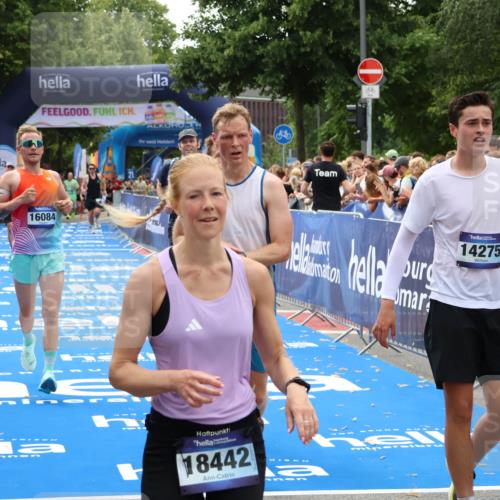 29.06.2025 - hella hamburg halbmarathon Zöllner http://msf.ph/oto/8184019 29.06.2025 10:41:42 Ziel 1512, 9640, 9885, 13714, 16084, 18491 meine-sportfotos.de
