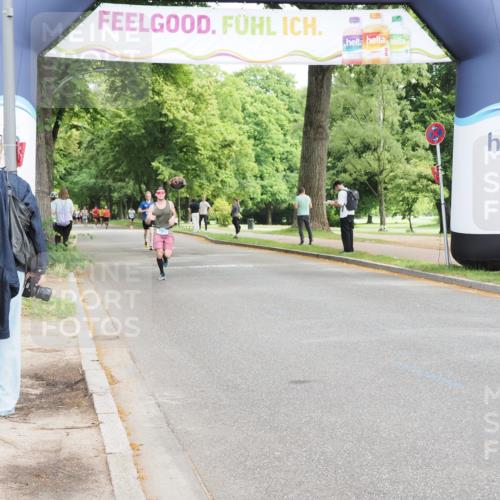 29.06.2025 - hella hamburg halbmarathon MichiJ http://msf.ph/oto/8184024 29.06.2025 10:18:02 Zwischen KM18-KM19 13383, 18832 meine-sportfotos.de