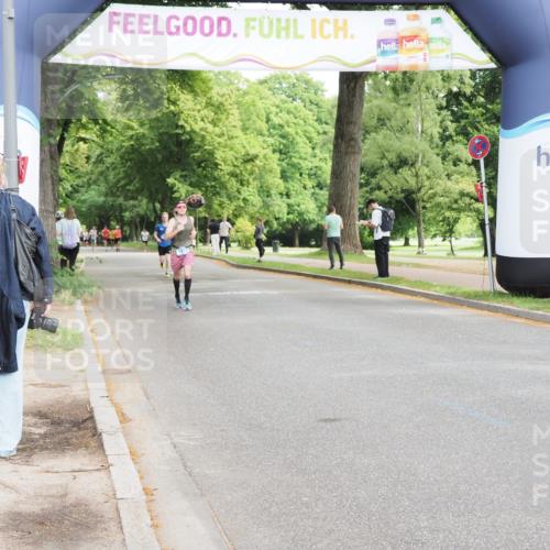 29.06.2025 - hella hamburg halbmarathon MichiJ http://msf.ph/oto/8184040 29.06.2025 10:18:02 Zwischen KM18-KM19 13383, 18832 meine-sportfotos.de