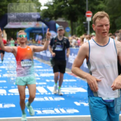 29.06.2025 - hella hamburg halbmarathon Zöllner http://msf.ph/oto/8184056 29.06.2025 10:41:43 Ziel 1512, 9640, 9885, 13714, 15535, 16084 meine-sportfotos.de