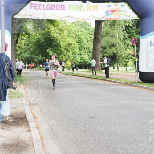 29.06.2025 - hella hamburg halbmarathon MichiJ http://msf.ph/oto/8184099 29.06.2025 10:18:02 Zwischen KM18-KM19 13383, 18832 meine-sportfotos.de
