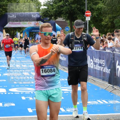 29.06.2025 - hella hamburg halbmarathon Zöllner http://msf.ph/oto/8184108 29.06.2025 10:41:44 Ziel 1512, 1763, 9640, 13714, 14346, 15535 meine-sportfotos.de