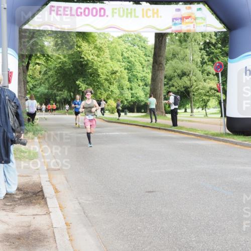 29.06.2025 - hella hamburg halbmarathon MichiJ http://msf.ph/oto/8184111 29.06.2025 10:18:03 Zwischen KM18-KM19 13383 meine-sportfotos.de