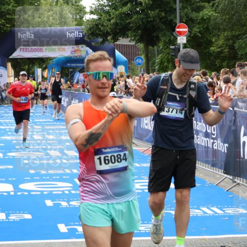 29.06.2025 - hella hamburg halbmarathon Zöllner http://msf.ph/oto/8184113 29.06.2025 10:41:45 Ziel 1512, 1763, 9640, 13714, 14346, 15535 meine-sportfotos.de
