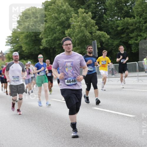 29.06.2025 - hella hamburg halbmarathon Jannik Wohlers http://msf.ph/oto/8184128 29.06.2025 10:23:21 Lombardsbrücke 1304, 1545, 2125, 2489, 4122, 4391, 4646, 4990, 5055, 5160, 5358, 5406, 6747, 8031, 8149, 8181, 8676, 9603, 9715, 10649, 11044, 11300, 11454, 11793, 13149, 14521, 15739, 15853, 16251, 16331, 17199, 17385, 17513, 18091, 18314, 18745, 18865, 18998, 19017 meine-sportfotos.de
