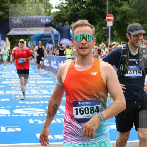 29.06.2025 - hella hamburg halbmarathon Zöllner http://msf.ph/oto/8184145 29.06.2025 10:41:46 Ziel 1512, 1763, 9640, 14346, 15535 meine-sportfotos.de