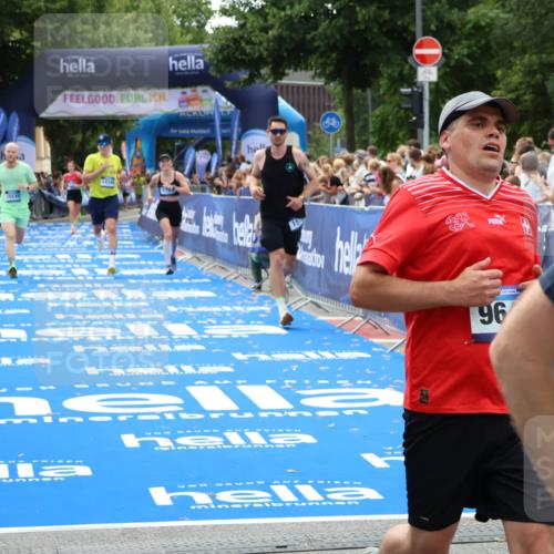 29.06.2025 - hella hamburg halbmarathon Zöllner http://msf.ph/oto/8184151 29.06.2025 10:41:48 Ziel 1512, 1763, 9640, 10415, 11765, 14346, 15535, 15935 meine-sportfotos.de