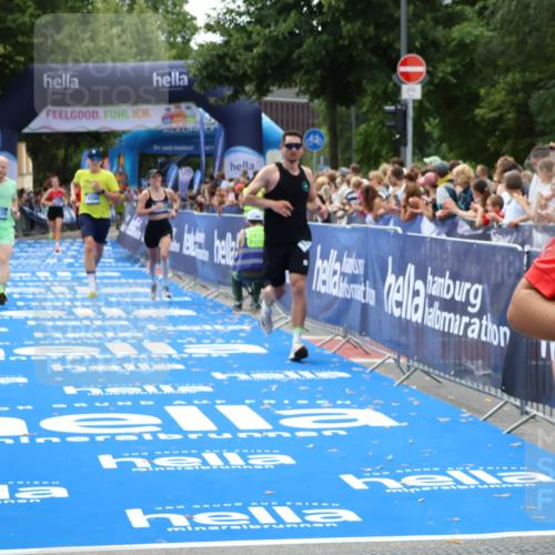 29.06.2025 - hella hamburg halbmarathon Zöllner http://msf.ph/oto/8184156 29.06.2025 10:41:48 Ziel 1512, 1763, 9640, 10415, 11765, 14346, 15535, 15935 meine-sportfotos.de