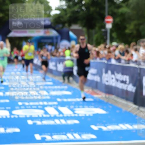 29.06.2025 - hella hamburg halbmarathon Zöllner http://msf.ph/oto/8184171 29.06.2025 10:41:49 Ziel 1512, 1763, 10415, 11765, 14346, 15535, 15935 meine-sportfotos.de