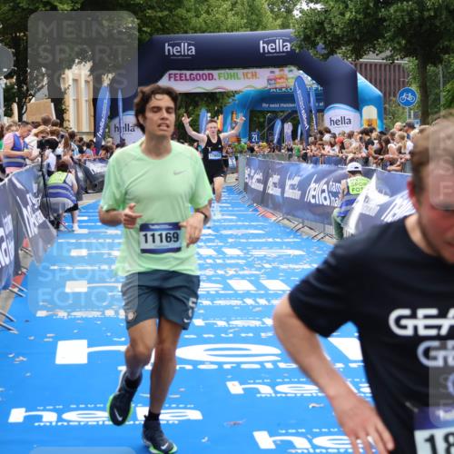 29.06.2025 - hella hamburg halbmarathon Zöllner http://msf.ph/oto/8184181 29.06.2025 10:33:09 Ziel 1910, 6473, 11169, 14276, 17802 meine-sportfotos.de