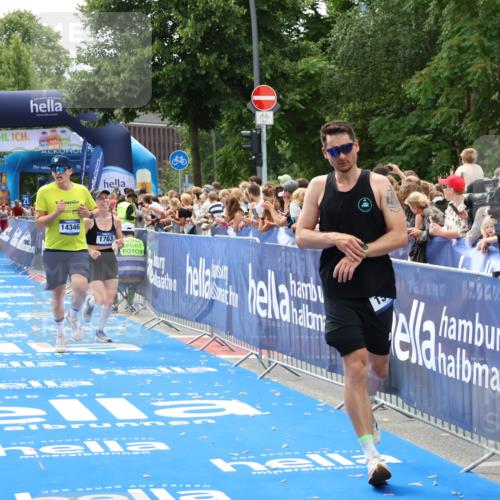 29.06.2025 - hella hamburg halbmarathon Zöllner http://msf.ph/oto/8184188 29.06.2025 10:41:50 Ziel 1512, 1763, 7092, 10415, 11765, 14346, 15535, 15935 meine-sportfotos.de