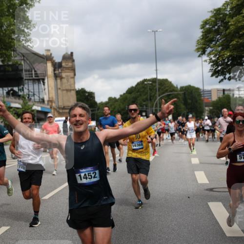 29.06.2025 - hella hamburg halbmarathon Yannick Fuchs http://msf.ph/oto/8184206 29.06.2025 10:43:28 20KM 1094, 1342, 1381, 1452, 1476, 2013, 2504, 2592, 2596, 2706, 2889, 2937, 3060, 4017, 4183, 4185, 4832, 5460, 5705, 6158, 7067, 7297, 8112, 8302, 8821, 9038, 9126, 9213, 9463, 9619, 9649, 9695, 9924, 10053, 10184, 10859, 10860, 11340, 11519, 11579, 11679, 11779, 11819, 11977, 12094, 12421, 12533, 12670, 13233, 13269, 13688, 14526, 15422, 15523, 15857, 15894, 16114, 16369, 16627, 16653, 16731, 16891, 17173, 17632, 17753, 18058, 18842, 18873 meine-sportfotos.de