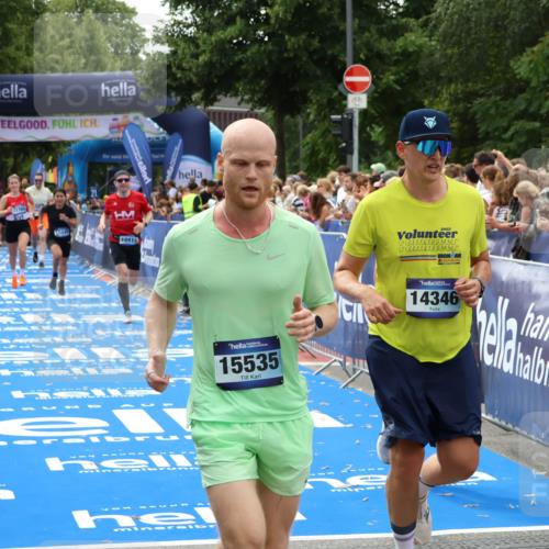 29.06.2025 - hella hamburg halbmarathon Zöllner http://msf.ph/oto/8184247 29.06.2025 10:41:52 Ziel 1169, 1763, 7092, 10415, 11765, 14346, 15521, 15535, 15935 meine-sportfotos.de