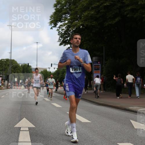 29.06.2025 - hella hamburg halbmarathon Yannick Fuchs http://msf.ph/oto/8184248 29.06.2025 10:29:04 20KM 1080, 2228, 2879, 3005, 5550, 6305, 7534, 7884, 7901, 9376, 9519, 11019, 11202, 11230, 11661, 13771, 14448, 14549, 15500, 15902, 16148, 16243, 16417, 17751, 17877, 18026, 18837 meine-sportfotos.de