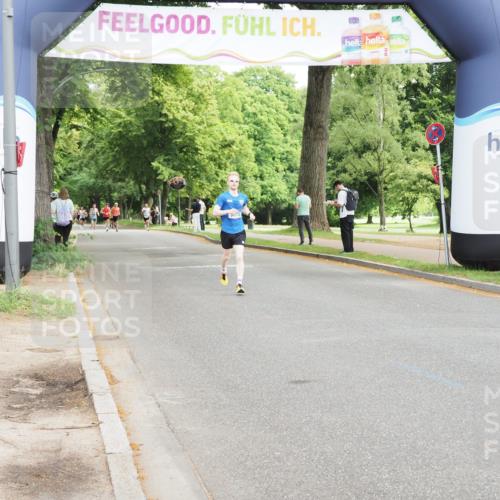 29.06.2025 - hella hamburg halbmarathon MichiJ http://msf.ph/oto/8184280 29.06.2025 10:18:06 Zwischen KM18-KM19 1953, 3075 meine-sportfotos.de