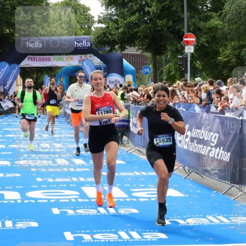 29.06.2025 - hella hamburg halbmarathon Zöllner http://msf.ph/oto/8184341 29.06.2025 10:41:56 Ziel 1169, 7092, 10415, 11765, 15521, 15935, 16507 meine-sportfotos.de