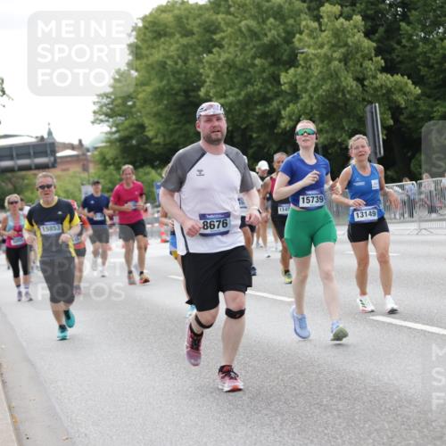 29.06.2025 - hella hamburg halbmarathon Jannik Wohlers http://msf.ph/oto/8184378 29.06.2025 10:23:23 Lombardsbrücke 1304, 1545, 2125, 2489, 4122, 4646, 4990, 5055, 5160, 5358, 6747, 8031, 8149, 8181, 8502, 8676, 9217, 9603, 9715, 10649, 11044, 11300, 11454, 11793, 13149, 14521, 15739, 15853, 16331, 17385, 17513, 18091, 18314, 18745, 18865, 18998, 19017 meine-sportfotos.de