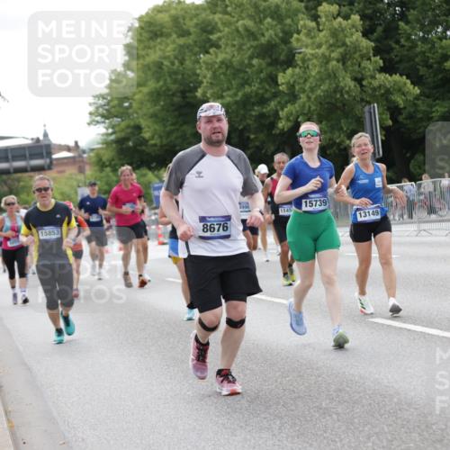 29.06.2025 - hella hamburg halbmarathon Jannik Wohlers http://msf.ph/oto/8184385 29.06.2025 10:23:23 Lombardsbrücke 1304, 1545, 2125, 2489, 4122, 4646, 4990, 5055, 5160, 5358, 6747, 8031, 8149, 8181, 8502, 8676, 9217, 9603, 9715, 10649, 11044, 11300, 11454, 11793, 13149, 14521, 15739, 15853, 16331, 17385, 17513, 18091, 18314, 18745, 18865, 18998, 19017 meine-sportfotos.de