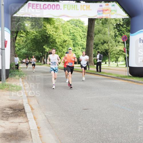 29.06.2025 - hella hamburg halbmarathon MichiJ http://msf.ph/oto/8184448 29.06.2025 10:18:18 Zwischen KM18-KM19  meine-sportfotos.de