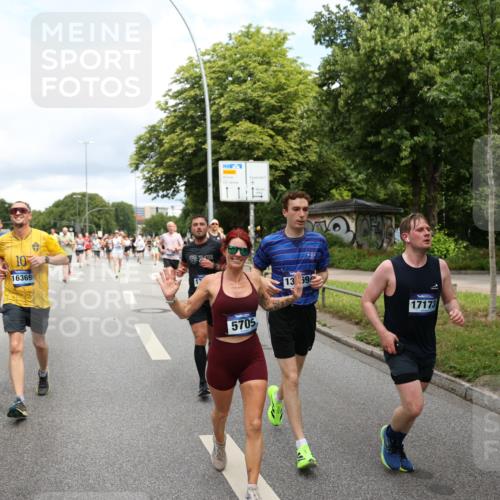 29.06.2025 - hella hamburg halbmarathon Yannick Fuchs http://msf.ph/oto/8184455 29.06.2025 10:43:29 20KM 1094, 1342, 1381, 1452, 1476, 2013, 2504, 2592, 2596, 2706, 2889, 2937, 3060, 4017, 4183, 4185, 4832, 5460, 5705, 6158, 7067, 7297, 7332, 8112, 8302, 8821, 9038, 9126, 9213, 9463, 9619, 9649, 9695, 9924, 10053, 10184, 10859, 10860, 11340, 11519, 11579, 11679, 11779, 11819, 11977, 12094, 12421, 12533, 12670, 13233, 13269, 13688, 14526, 15422, 15523, 15857, 15894, 16114, 16369, 16627, 16653, 16731, 16891, 17173, 17632, 17753, 18058, 18842, 18873 meine-sportfotos.de