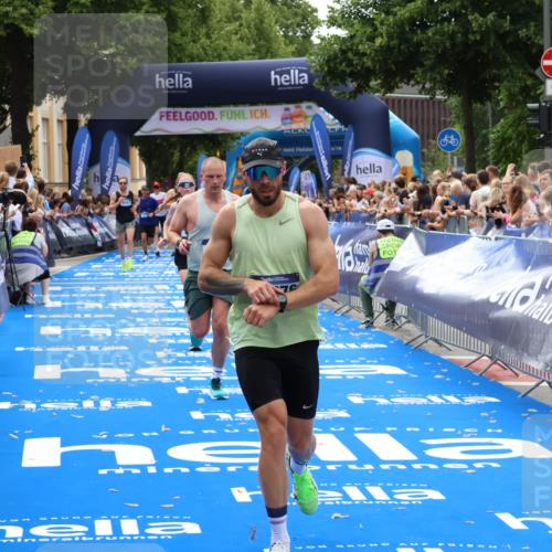29.06.2025 - hella hamburg halbmarathon Zöllner http://msf.ph/oto/8184502 29.06.2025 10:33:14 Ziel 1910, 6473, 14167, 14276, 17175, 17802 meine-sportfotos.de