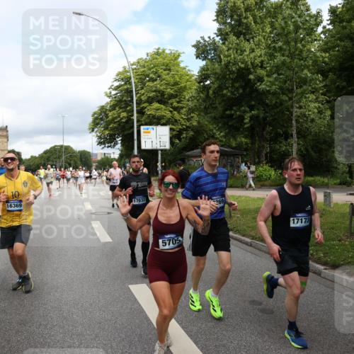 29.06.2025 - hella hamburg halbmarathon Yannick Fuchs http://msf.ph/oto/8184524 29.06.2025 10:43:29 20KM 1094, 1342, 1381, 1452, 1476, 2013, 2504, 2592, 2596, 2706, 2889, 2937, 3060, 4017, 4183, 4185, 4832, 5460, 5705, 6158, 7067, 7297, 7332, 8112, 8302, 8821, 9038, 9126, 9213, 9463, 9619, 9649, 9695, 9924, 10053, 10184, 10859, 10860, 11340, 11519, 11579, 11679, 11779, 11819, 11977, 12094, 12421, 12533, 12670, 13233, 13269, 13688, 14526, 15422, 15523, 15857, 15894, 16114, 16369, 16627, 16653, 16731, 16891, 17173, 17632, 17753, 18058, 18842, 18873 meine-sportfotos.de