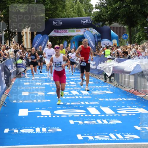 29.06.2025 - hella hamburg halbmarathon Zöllner http://msf.ph/oto/8184540 29.06.2025 10:42:04 Ziel 5690, 6593, 7363, 8694, 11417, 12292, 13196, 15846, 16507, 17864, 17926, 18920, 19046 meine-sportfotos.de