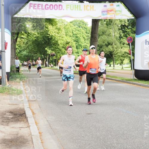 29.06.2025 - hella hamburg halbmarathon MichiJ http://msf.ph/oto/8184542 29.06.2025 10:18:19 Zwischen KM18-KM19 10222, 10351 meine-sportfotos.de