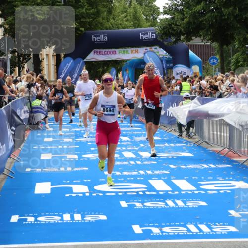 29.06.2025 - hella hamburg halbmarathon Zöllner http://msf.ph/oto/8184548 29.06.2025 10:42:04 Ziel 5690, 6593, 7363, 8694, 11417, 12292, 13196, 15846, 16507, 17864, 17926, 18920, 19046 meine-sportfotos.de