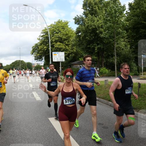 29.06.2025 - hella hamburg halbmarathon Yannick Fuchs http://msf.ph/oto/8184550 29.06.2025 10:43:29 20KM 1094, 1342, 1381, 1452, 1476, 2013, 2504, 2592, 2596, 2706, 2889, 2937, 3060, 4017, 4183, 4185, 4832, 5460, 5705, 6158, 7067, 7297, 7332, 8112, 8302, 8821, 9038, 9126, 9213, 9463, 9619, 9649, 9695, 9924, 10053, 10184, 10859, 10860, 11340, 11519, 11579, 11679, 11779, 11819, 11977, 12094, 12421, 12533, 12670, 13233, 13269, 13688, 14526, 15422, 15523, 15857, 15894, 16114, 16369, 16627, 16653, 16731, 16891, 17173, 17632, 17753, 18058, 18842, 18873 meine-sportfotos.de
