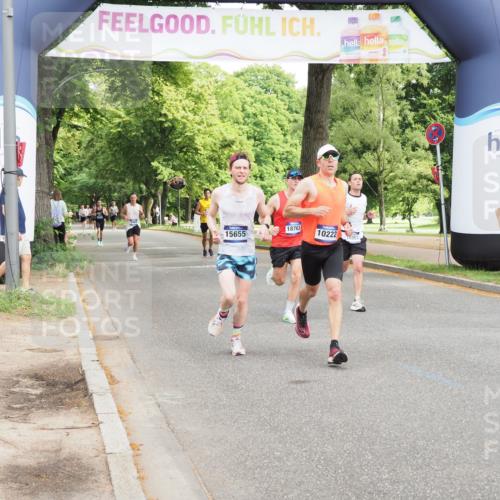 29.06.2025 - hella hamburg halbmarathon MichiJ http://msf.ph/oto/8184561 29.06.2025 10:18:19 Zwischen KM18-KM19 10222, 10351 meine-sportfotos.de
