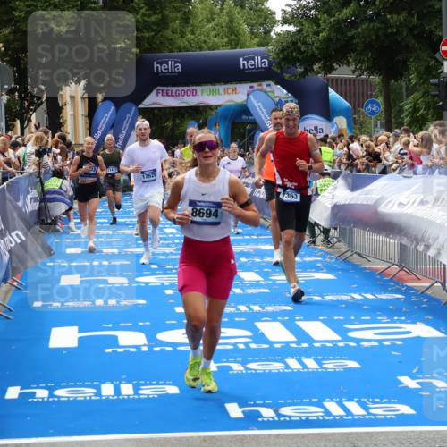 29.06.2025 - hella hamburg halbmarathon Zöllner http://msf.ph/oto/8184586 29.06.2025 10:42:05 Ziel 5690, 6593, 7363, 8694, 10216, 11417, 12292, 13196, 15846, 17864, 17926, 18920, 19046 meine-sportfotos.de