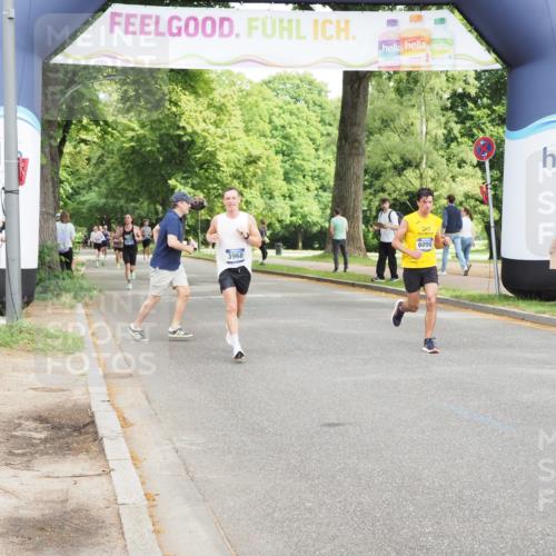 29.06.2025 - hella hamburg halbmarathon MichiJ http://msf.ph/oto/8184598 29.06.2025 10:18:23 Zwischen KM18-KM19 3968, 6090, 10222, 10351, 15655, 18763 meine-sportfotos.de