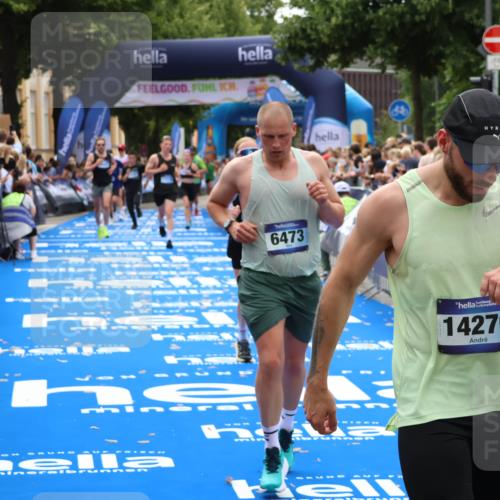 29.06.2025 - hella hamburg halbmarathon Zöllner http://msf.ph/oto/8184600 29.06.2025 10:33:16 Ziel 1910, 6473, 7723, 9047, 14167, 17175, 18455 meine-sportfotos.de