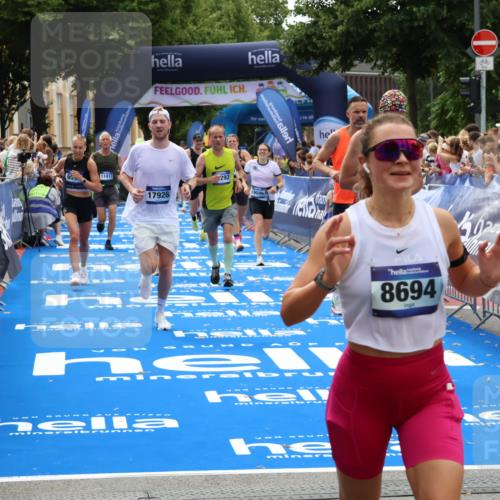 29.06.2025 - hella hamburg halbmarathon Zöllner http://msf.ph/oto/8184618 29.06.2025 10:42:06 Ziel 5690, 6593, 7363, 8694, 10216, 11417, 12098, 12292, 13196, 15846, 16677, 17864, 17926, 18920, 19046 meine-sportfotos.de