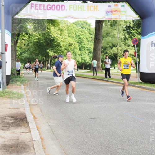 29.06.2025 - hella hamburg halbmarathon MichiJ http://msf.ph/oto/8184620 29.06.2025 10:18:23 Zwischen KM18-KM19 3968, 6090, 10222, 10351, 15655, 18763 meine-sportfotos.de