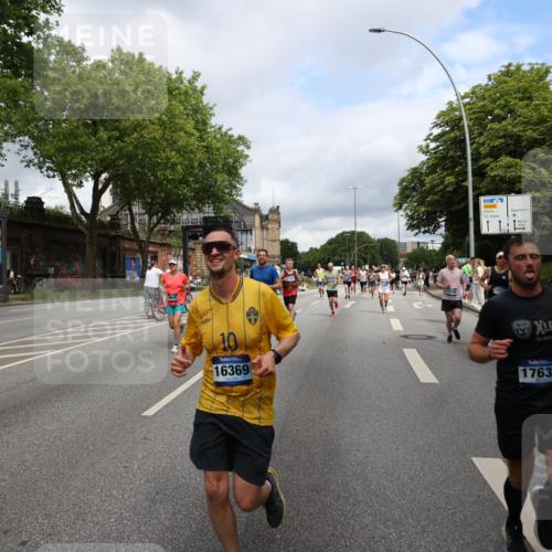 29.06.2025 - hella hamburg halbmarathon Yannick Fuchs http://msf.ph/oto/8184638 29.06.2025 10:43:30 20KM 1094, 1342, 1381, 1452, 1476, 2013, 2504, 2592, 2596, 2706, 2889, 2937, 3060, 4017, 4183, 4185, 4832, 5460, 5705, 6158, 7067, 7297, 7332, 8112, 8302, 8437, 8821, 9038, 9126, 9213, 9463, 9619, 9649, 9695, 9924, 10053, 10184, 10859, 10860, 11340, 11519, 11579, 11679, 11779, 11819, 11977, 12094, 12421, 12533, 12670, 13233, 13269, 13688, 14526, 15422, 15523, 15857, 15894, 16114, 16369, 16627, 16653, 16731, 16891, 17173, 17632, 17753, 18058, 18842, 18873, 19109 meine-sportfotos.de