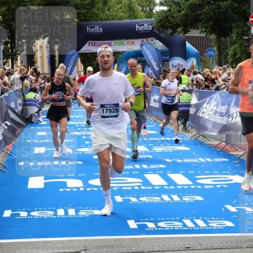 29.06.2025 - hella hamburg halbmarathon Zöllner http://msf.ph/oto/8184648 29.06.2025 10:42:07 Ziel 1441, 5690, 6593, 7363, 10216, 11417, 12098, 12292, 13196, 15846, 16677, 17864, 17926, 18920, 19046 meine-sportfotos.de