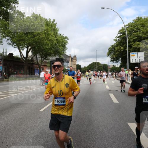 29.06.2025 - hella hamburg halbmarathon Yannick Fuchs http://msf.ph/oto/8184663 29.06.2025 10:43:30 20KM 1094, 1342, 1381, 1452, 1476, 2013, 2504, 2592, 2596, 2706, 2889, 2937, 3060, 4017, 4183, 4185, 4832, 5460, 5705, 6158, 7067, 7297, 7332, 8112, 8302, 8437, 8821, 9038, 9126, 9213, 9463, 9619, 9649, 9695, 9924, 10053, 10184, 10859, 10860, 11340, 11519, 11579, 11679, 11779, 11819, 11977, 12094, 12421, 12533, 12670, 13233, 13269, 13688, 14526, 15422, 15523, 15857, 15894, 16114, 16369, 16627, 16653, 16731, 16891, 17173, 17632, 17753, 18058, 18842, 18873, 19109 meine-sportfotos.de