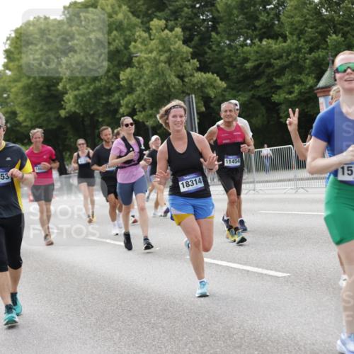 29.06.2025 - hella hamburg halbmarathon Jannik Wohlers http://msf.ph/oto/8184688 29.06.2025 10:23:25 Lombardsbrücke 1304, 1545, 2125, 2489, 4122, 4646, 4990, 5055, 5160, 5358, 5661, 6747, 8031, 8141, 8149, 8181, 8502, 8676, 8717, 9217, 9603, 9715, 10649, 11044, 11300, 11415, 11454, 11793, 13149, 14521, 15739, 15853, 16331, 17385, 17513, 18091, 18314, 18745, 18998, 19017 meine-sportfotos.de