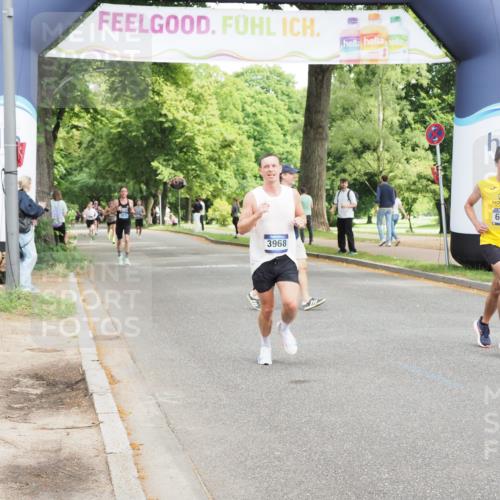 29.06.2025 - hella hamburg halbmarathon MichiJ http://msf.ph/oto/8184706 29.06.2025 10:18:24 Zwischen KM18-KM19 3968, 6090, 10222, 10351, 15655, 18763 meine-sportfotos.de
