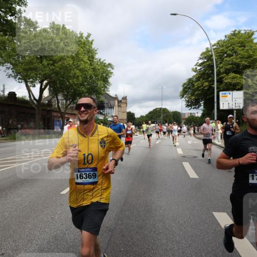 29.06.2025 - hella hamburg halbmarathon Yannick Fuchs http://msf.ph/oto/8184711 29.06.2025 10:43:30 20KM 1094, 1342, 1381, 1452, 1476, 2013, 2504, 2592, 2596, 2706, 2889, 2937, 3060, 4017, 4183, 4185, 4832, 5460, 5705, 6158, 7067, 7297, 7332, 8112, 8302, 8437, 8821, 9038, 9126, 9213, 9463, 9619, 9649, 9695, 9924, 10053, 10184, 10859, 10860, 11340, 11519, 11579, 11679, 11779, 11819, 11977, 12094, 12421, 12533, 12670, 13233, 13269, 13688, 14526, 15422, 15523, 15857, 15894, 16114, 16369, 16627, 16653, 16731, 16891, 17173, 17632, 17753, 18058, 18842, 18873, 19109 meine-sportfotos.de