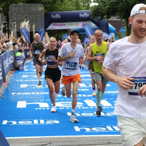 29.06.2025 - hella hamburg halbmarathon Zöllner http://msf.ph/oto/8184720 29.06.2025 10:42:08 Ziel 1441, 5690, 6593, 10216, 11417, 12098, 12292, 13196, 15846, 16677, 17864, 17926, 18920, 19046 meine-sportfotos.de
