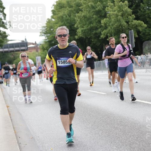 29.06.2025 - hella hamburg halbmarathon Jannik Wohlers http://msf.ph/oto/8184729 29.06.2025 10:23:25 Lombardsbrücke 1304, 1545, 2125, 2489, 4122, 4646, 4990, 5055, 5160, 5358, 5661, 6747, 8031, 8141, 8149, 8181, 8502, 8676, 8717, 9217, 9603, 9715, 10649, 11044, 11300, 11415, 11454, 11793, 13149, 14521, 15739, 15853, 16331, 17385, 17513, 18091, 18314, 18745, 18998, 19017 meine-sportfotos.de