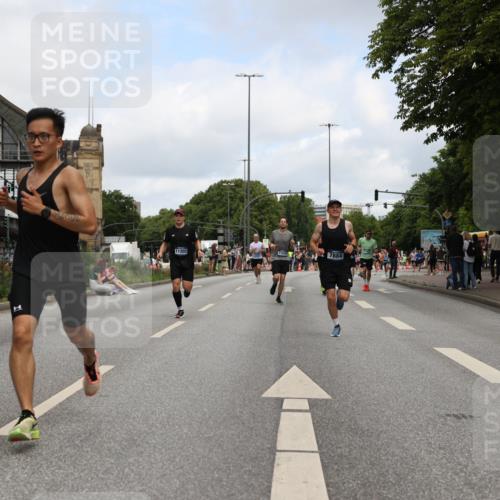 29.06.2025 - hella hamburg halbmarathon Yannick Fuchs http://msf.ph/oto/8184742 29.06.2025 10:29:16 20KM 1002, 1080, 3005, 4477, 5048, 5152, 5550, 6169, 6878, 7534, 7628, 7884, 9519, 9686, 11202, 11230, 11661, 14069, 15902, 16417, 17014, 18026, 18837 meine-sportfotos.de