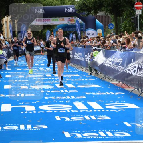 29.06.2025 - hella hamburg halbmarathon Zöllner http://msf.ph/oto/8184794 29.06.2025 10:33:19 Ziel 1959, 4679, 7723, 9047, 14167, 16881, 17175, 18455 meine-sportfotos.de
