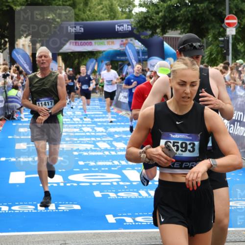 29.06.2025 - hella hamburg halbmarathon Zöllner http://msf.ph/oto/8184802 29.06.2025 10:42:10 Ziel 1441, 5682, 6593, 10216, 11417, 12098, 12292, 13196, 16677, 17363, 17864, 18772, 18920, 19046 meine-sportfotos.de